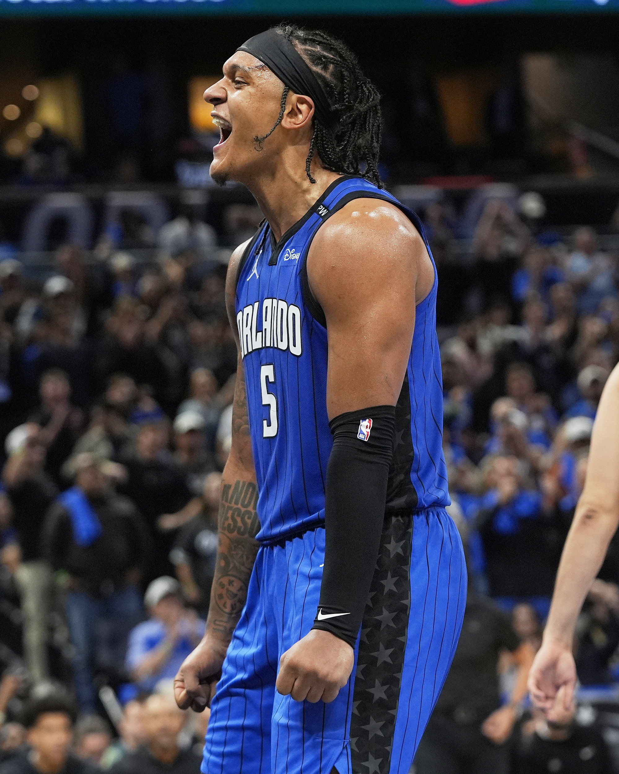 湖人完胜波兰男篮，杰伦·布朗制霸全场