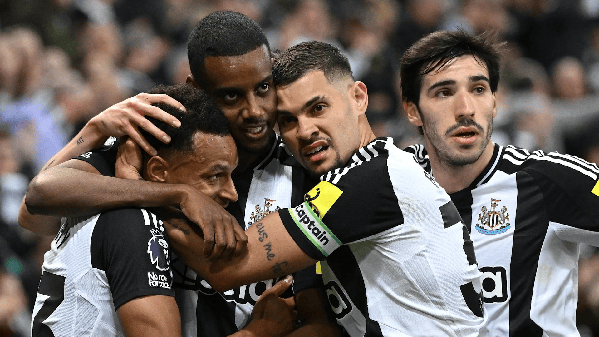 爱游戏APP-世界聚焦！英超赛事全球收视创新高