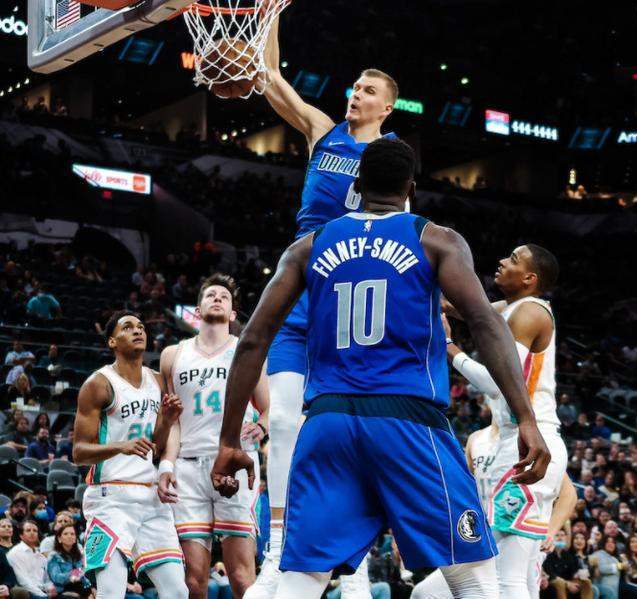 日本队鏖战瑞典队，波尔状态火热