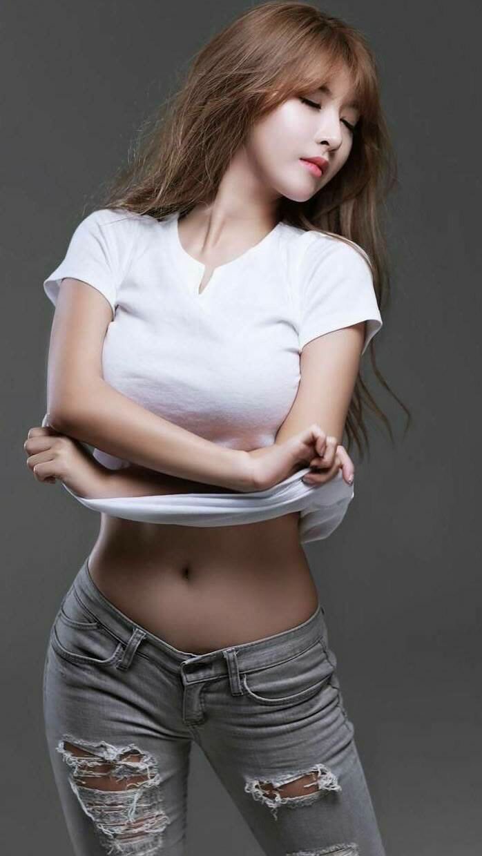 独木擎天，拉塞尔绝命超车铸就梅赛德斯逆袭史诗，西班牙站上演银箭奇迹