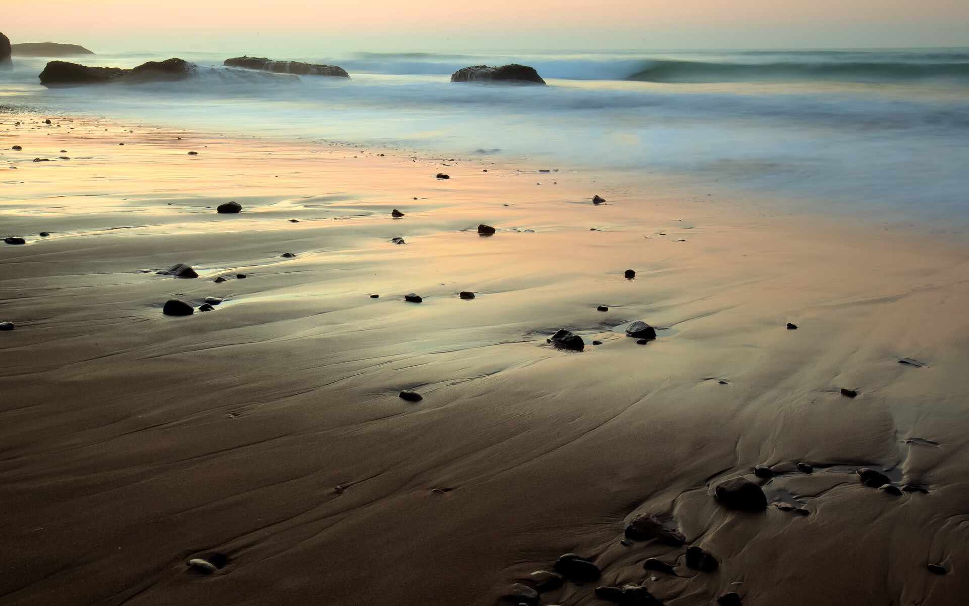 李刚仁独造三球闪耀友谊赛，哥伦比亚双星打穿比利亚雷亚尔防线