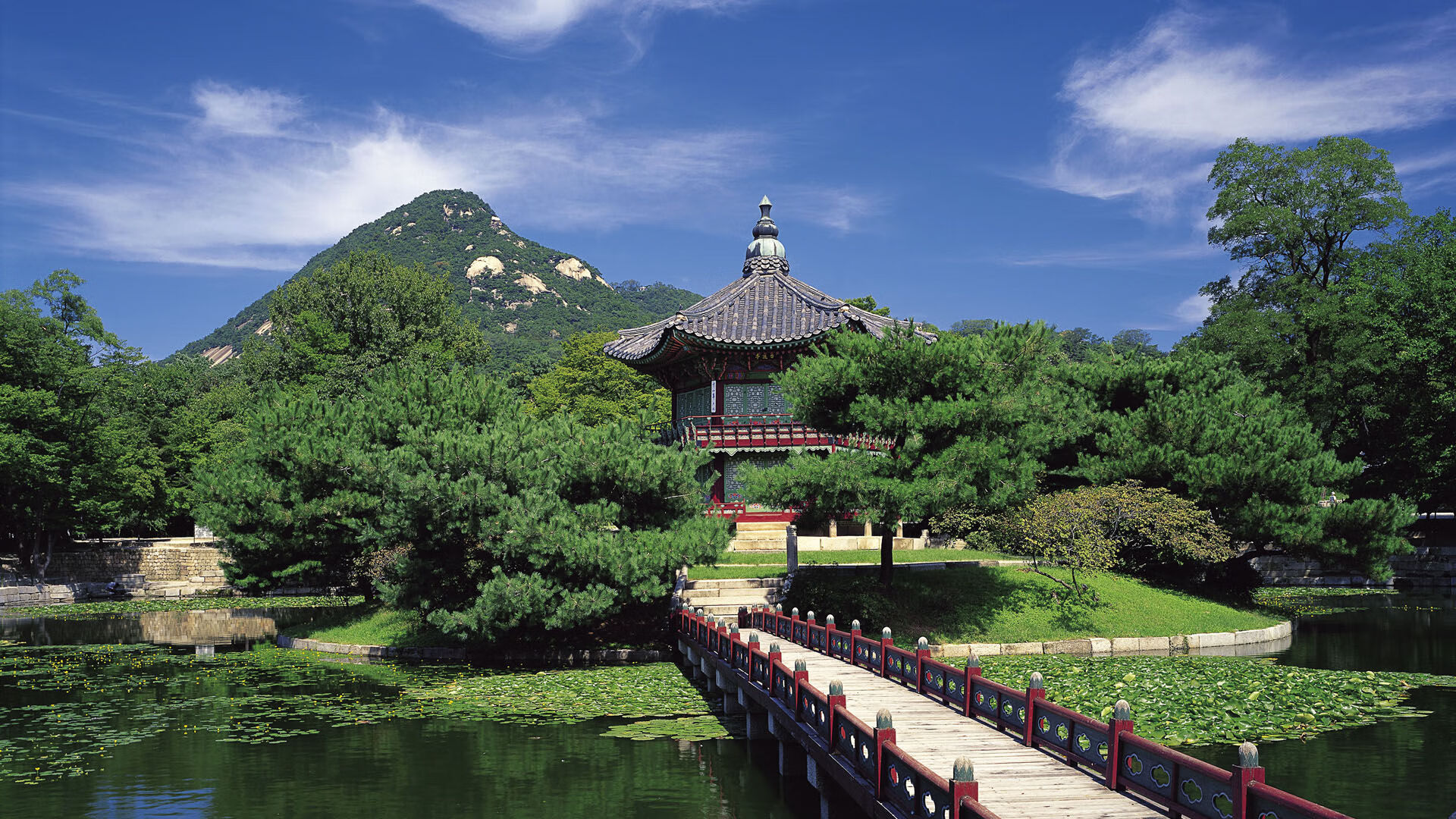 意大利中场双子星闪耀,红黑军团欧战告捷,当巴雷拉在远方定义大场面