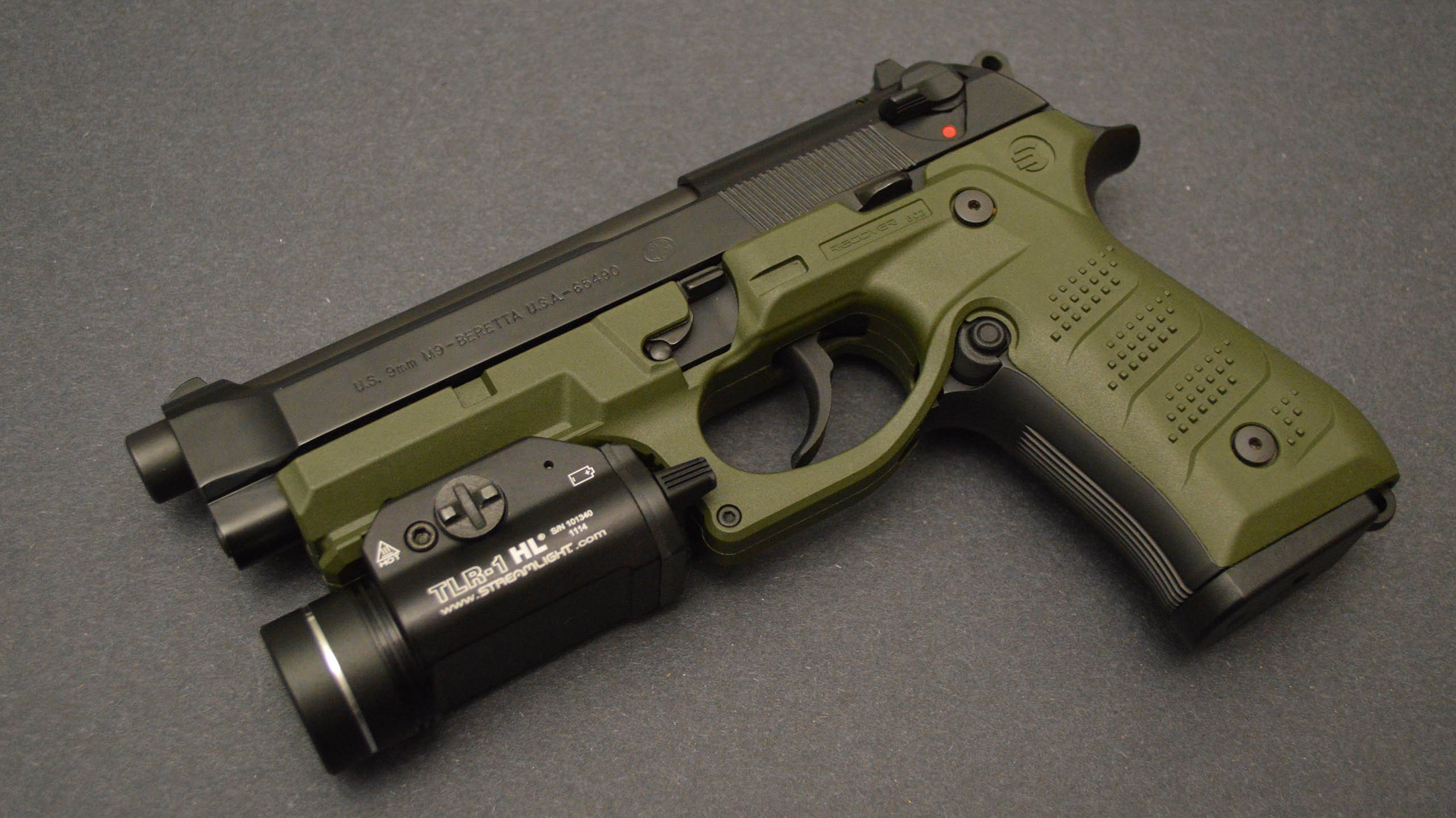 当布克身披雄鹿战袍,一场超越名字的传奇对决