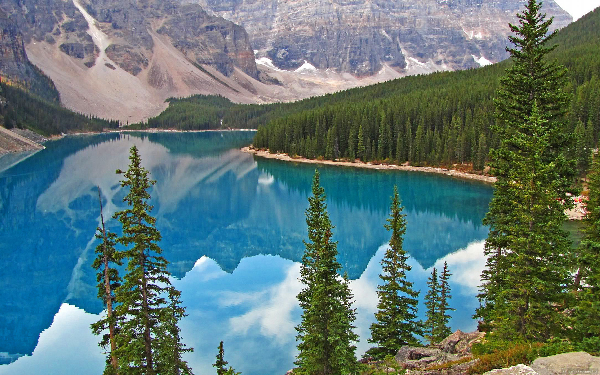 当F1街道赛道变绿茵场,若日尼奥的沥青足球场之夜