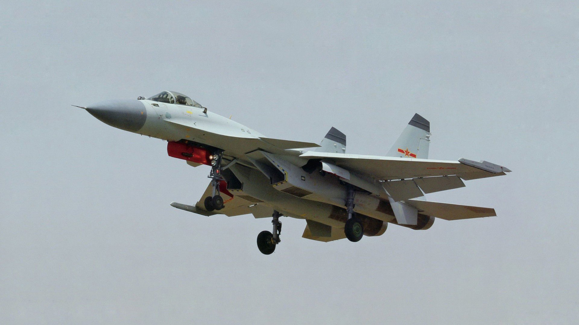 红银风暴下的冰与火之歌，乔治之夜，如何以冷静重塑F1新赛季首战秩序？